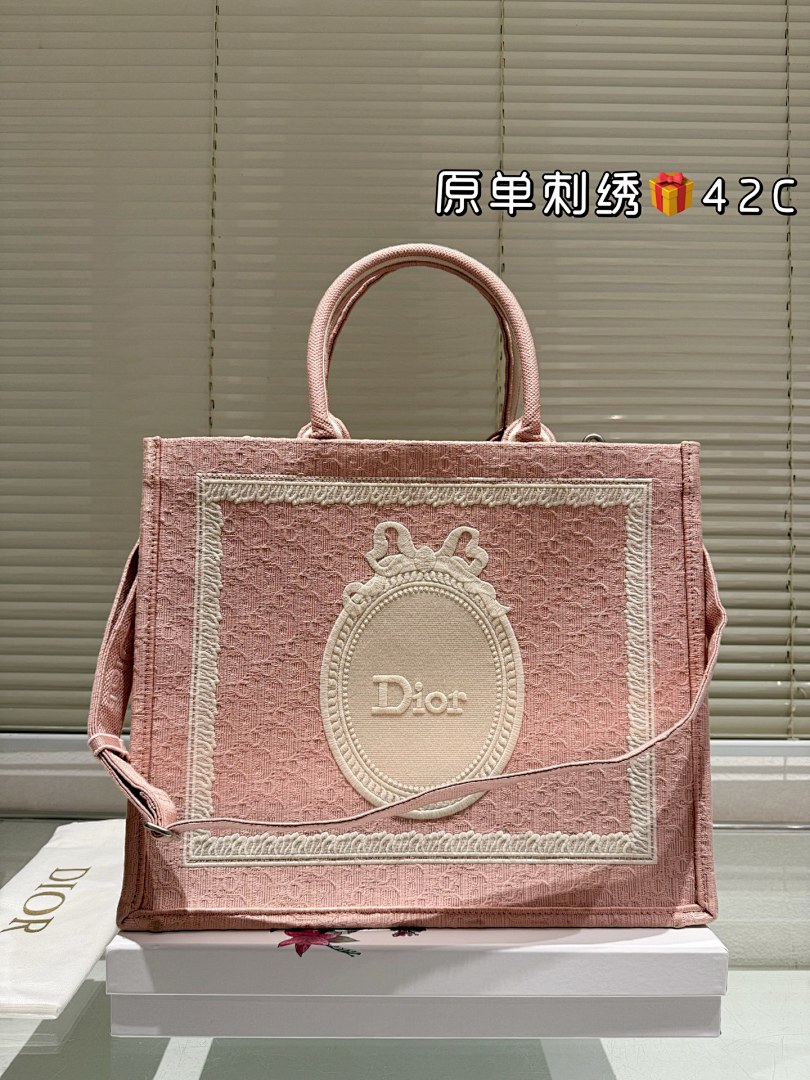 Dior Saddle Tote view