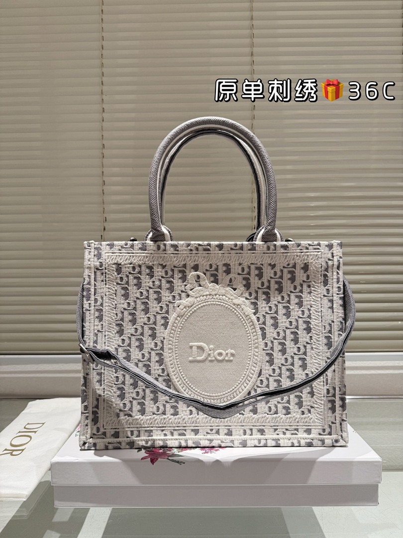Dior Saddle Tote view