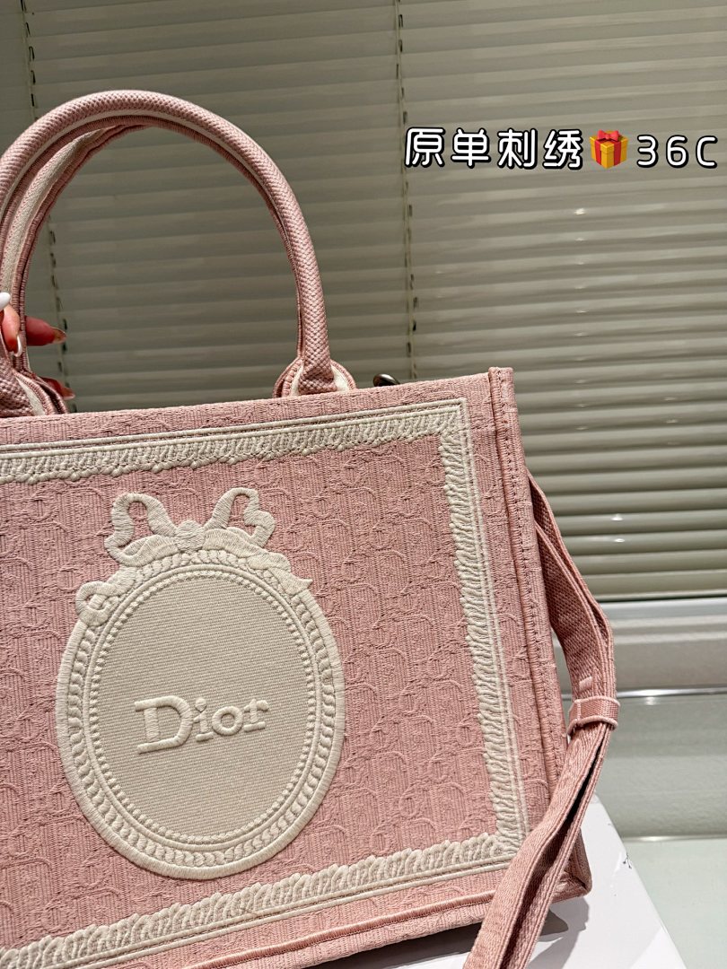 Dior Saddle Tote view