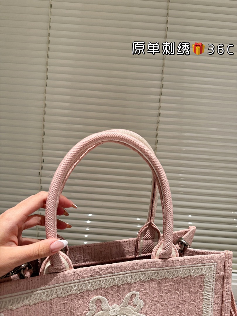 Dior Saddle Tote view