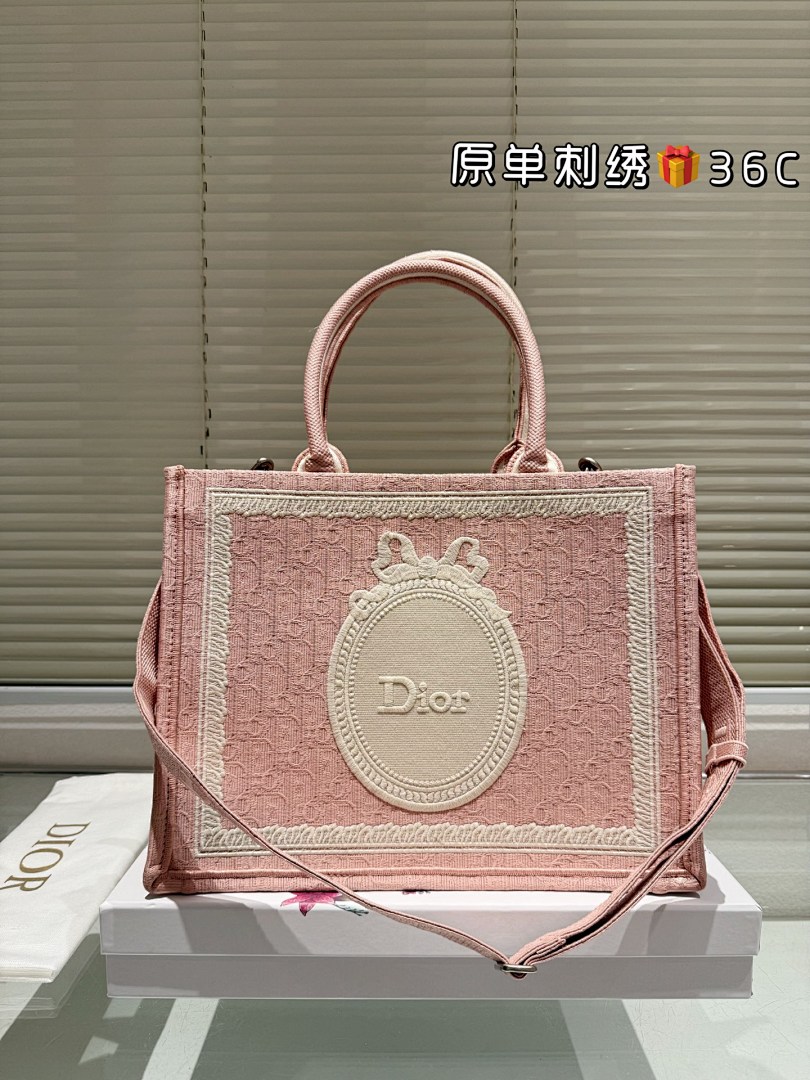Dior Saddle Tote view