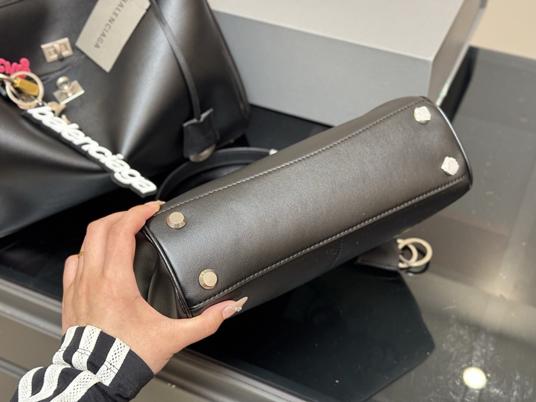 Balenciaga Cagole Bag