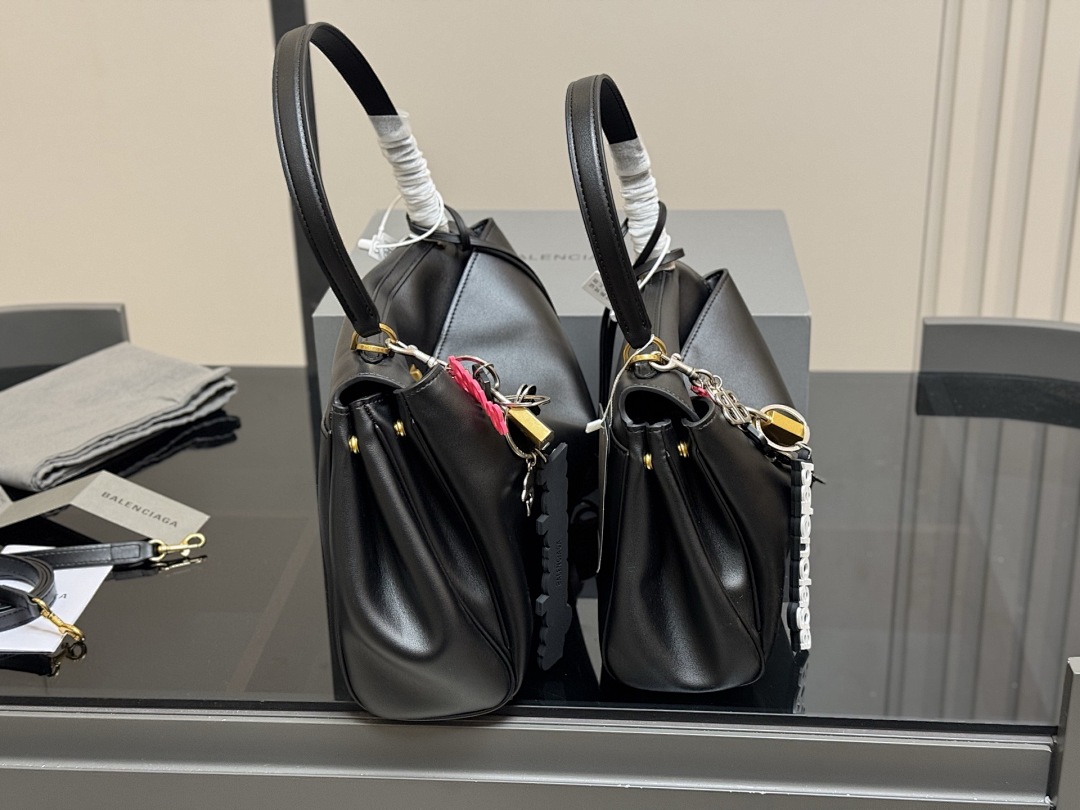 Balenciaga Cagole Bag view
