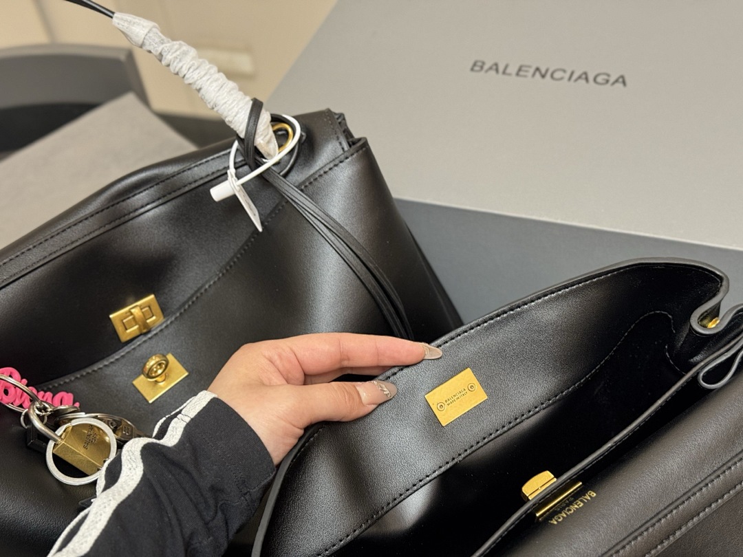 Balenciaga Cagole Bag view