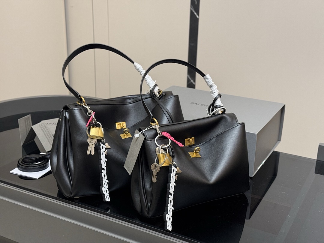 Balenciaga Cagole Bag view