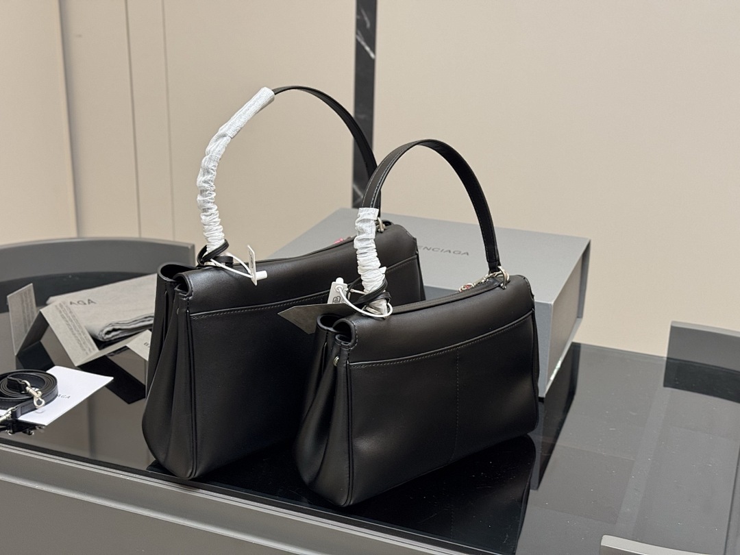 Balenciaga Cagole Bag view