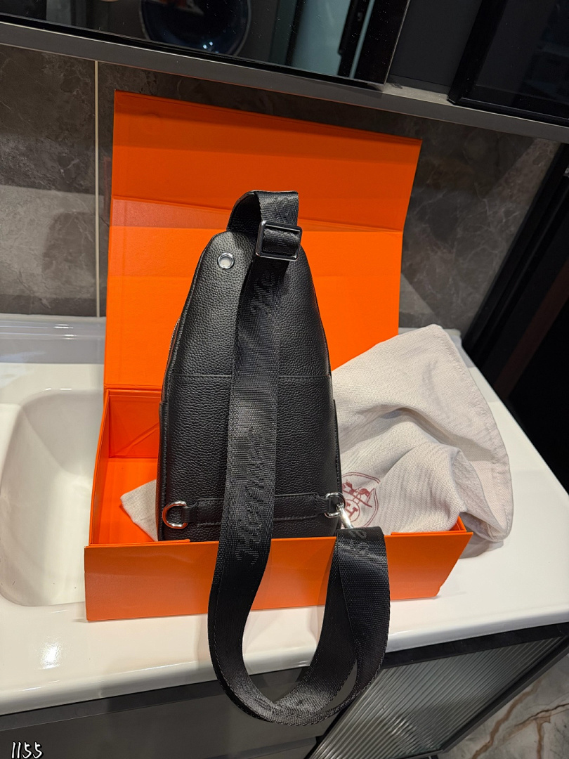 Hermes Shoulder Bag view