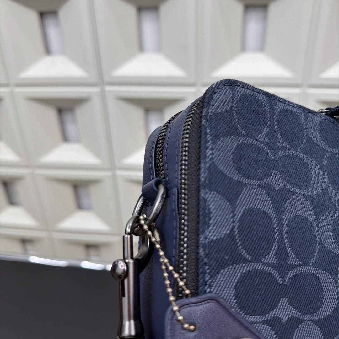 Coach Crossbody Bag view
