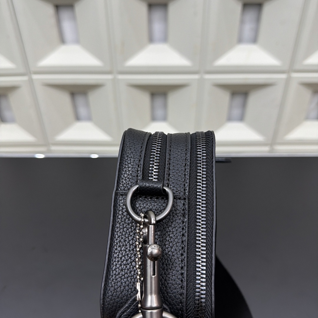 Coach Crossbody Bag view