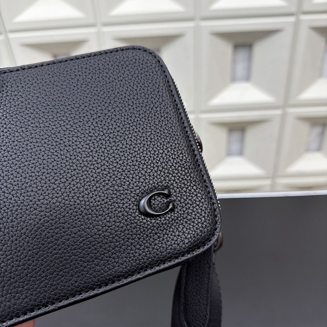 Coach Crossbody Bag view