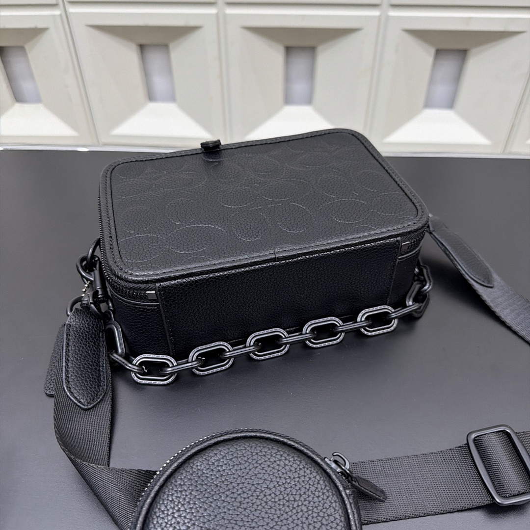 Coach Camera Bag view