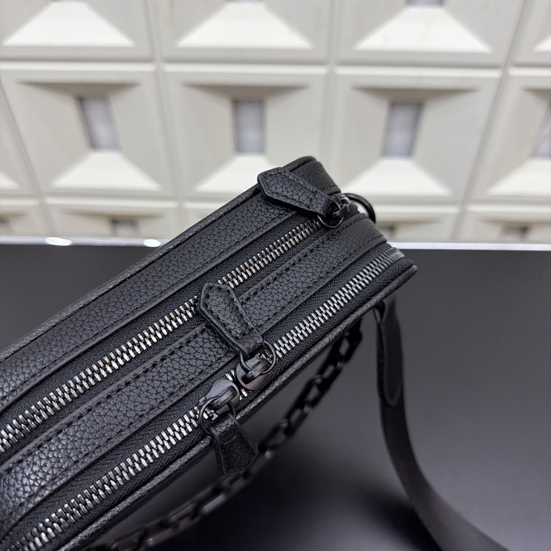 Coach Camera Bag view