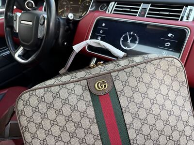 Gucci GG Supreme Cosmetic Case view 24