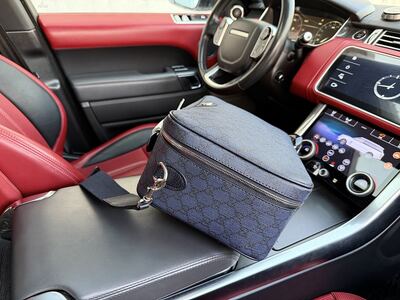 Gucci GG Supreme Cosmetic Case view 30