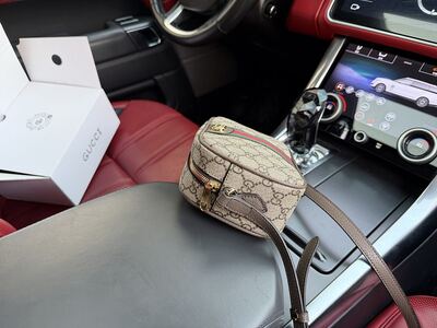 Gucci GG Supreme Cosmetic Case view 4