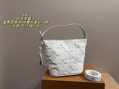 Louis Vuitton Coussin Shoulder Bag view 3