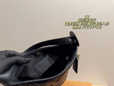 Louis Vuitton Coussin Shoulder Bag view 6