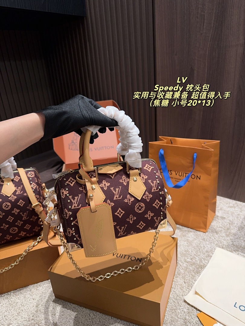 Louis Vuitton Saint Louis Tote view