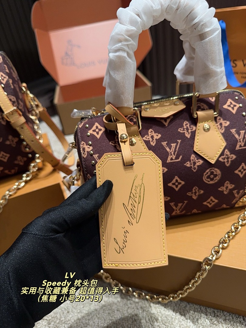 Louis Vuitton Saint Louis Tote view