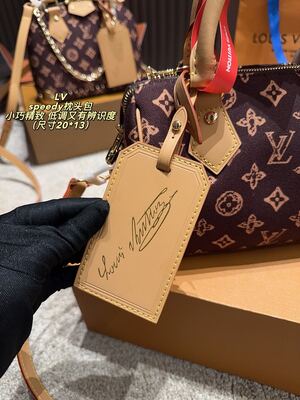 Louis Vuitton Pochette Bag view 5