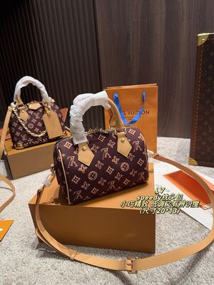 Louis Vuitton Pochette Bag view 7