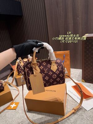 Louis Vuitton Pochette Bag view 8