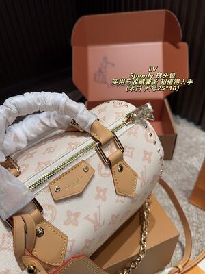 Louis Vuitton Speedy view 3