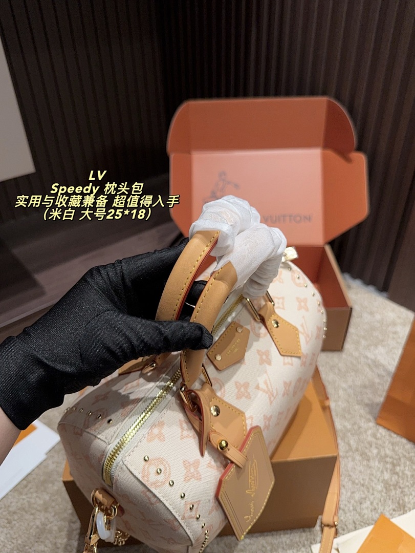 Louis Vuitton Speedy view