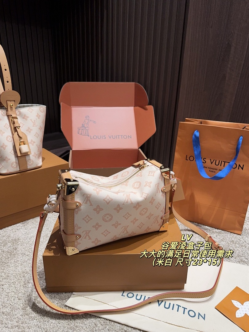 Louis Vuitton Capucines view