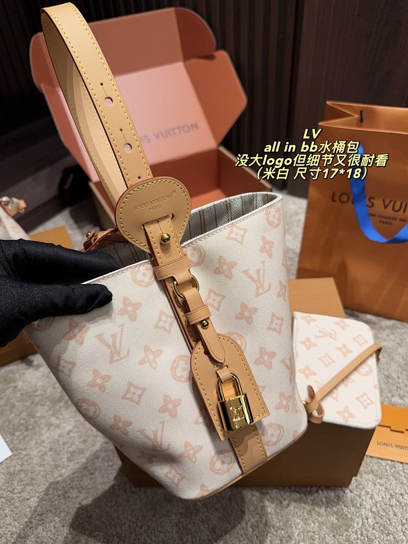 Louis Vuitton Noe Bucket view
