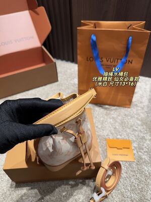 Louis Vuitton Twist Shoulder Bag view 4