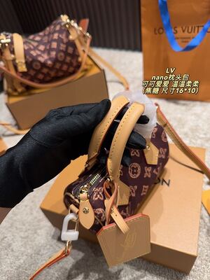 Louis Vuitton Nano Speedy view 4