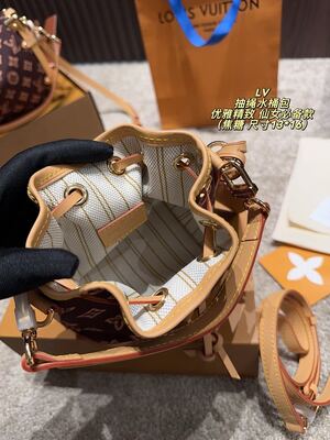 Louis Vuitton Speedy Bag