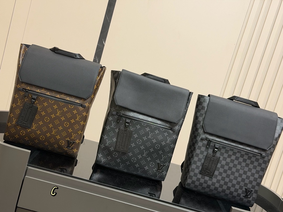 Louis Vuitton Wallet view