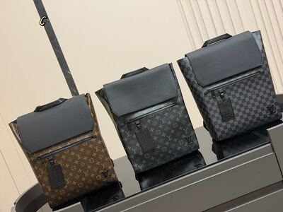 Louis Vuitton Wallet view 16