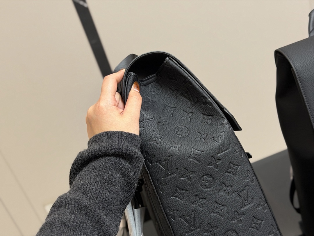 Louis Vuitton Wallet view