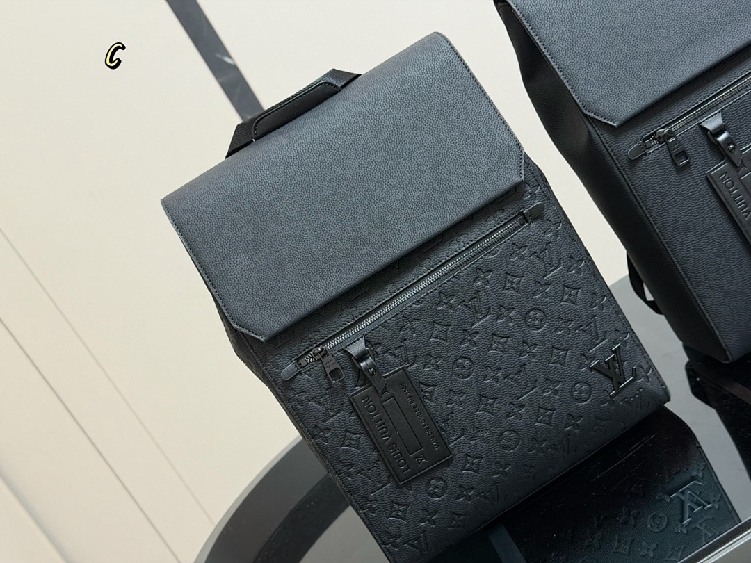 Louis Vuitton Wallet view