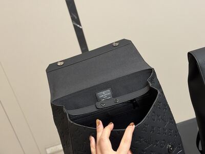 Louis Vuitton Wallet view 5