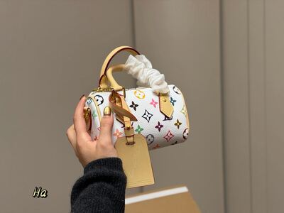 Louis Vuitton Speedy view 2