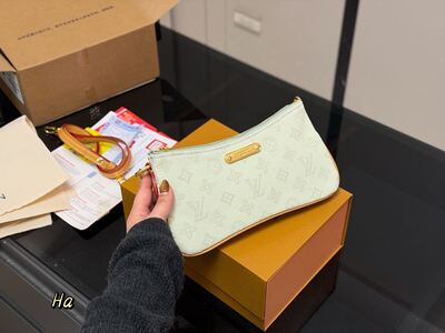 Shoulder Bag view 10