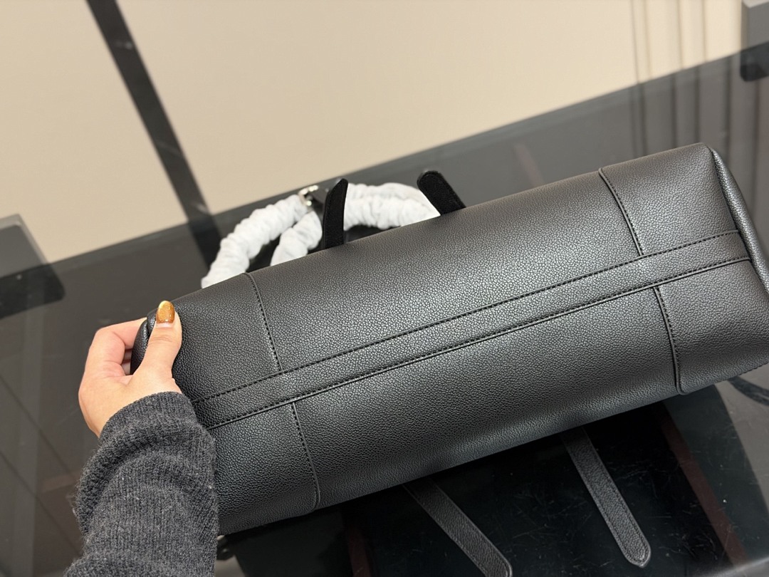 Prada Shoulder Bag view