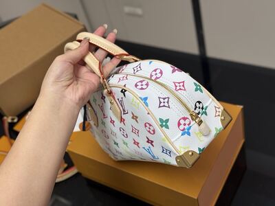 Louis Vuitton Pochette Métis view 4