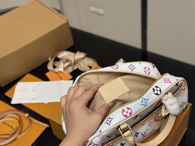 Louis Vuitton Pochette Métis view 6