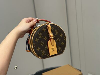 Louis Vuitton Speedy Bandouliere view 1