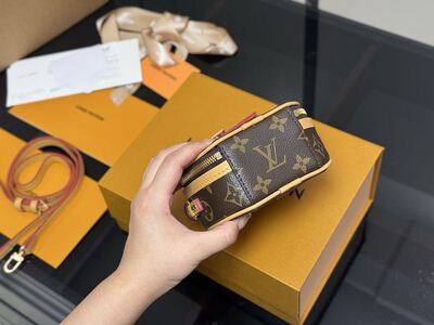 Louis Vuitton Speedy Bandouliere view 2