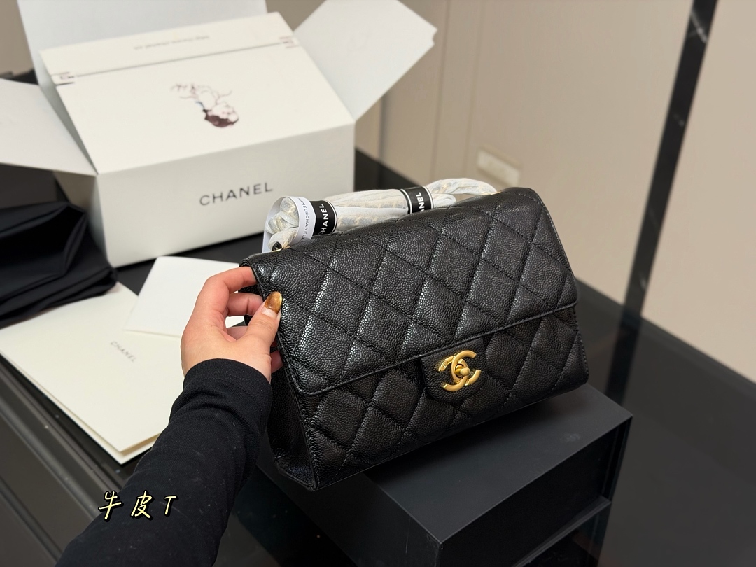 Chanel Classic Flap Medium view