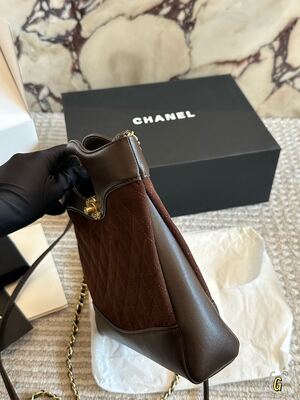 Chanel Classic Flap Caviar Leather view 17