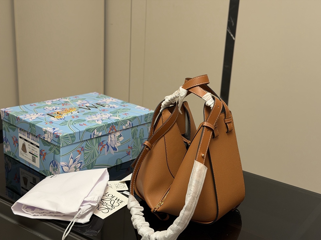 Loewe Hammock Shoulder Bag view