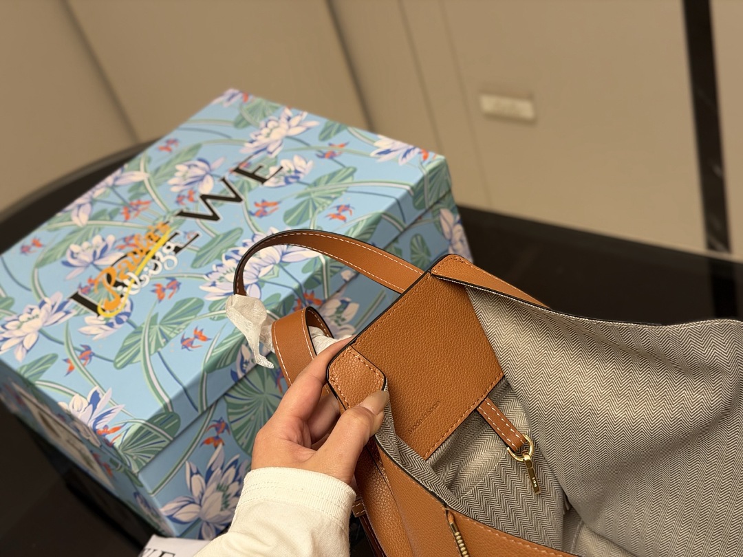 Loewe Hammock Shoulder Bag view