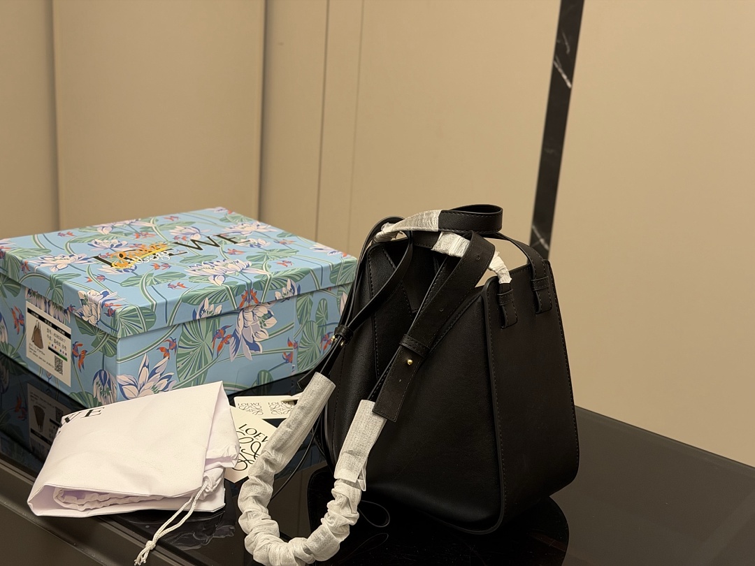 Loewe Hammock Shoulder Bag view